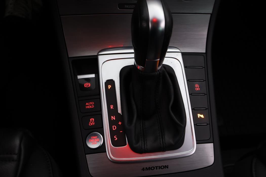 VOLKSWAGEN Passat 2014