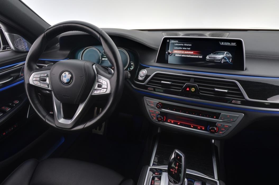 BMW 740 2017