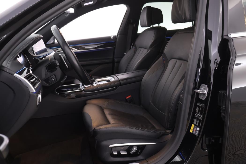 BMW 740 2017