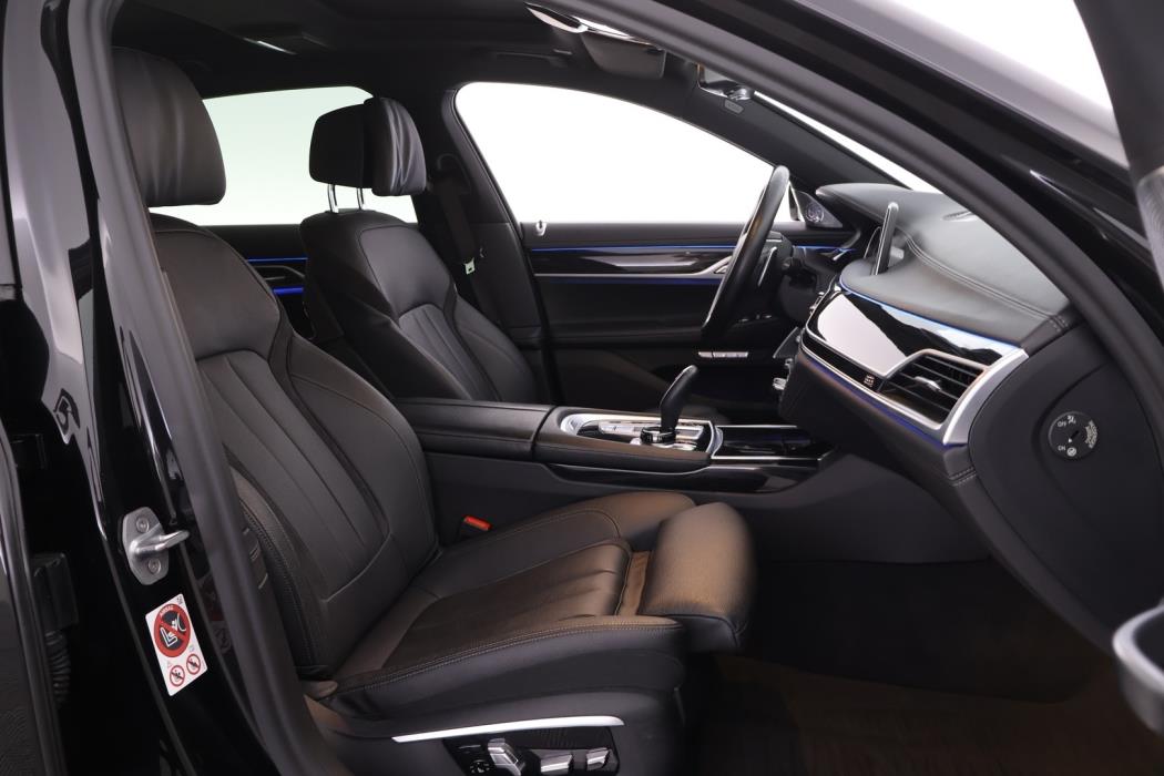 BMW 740 2017