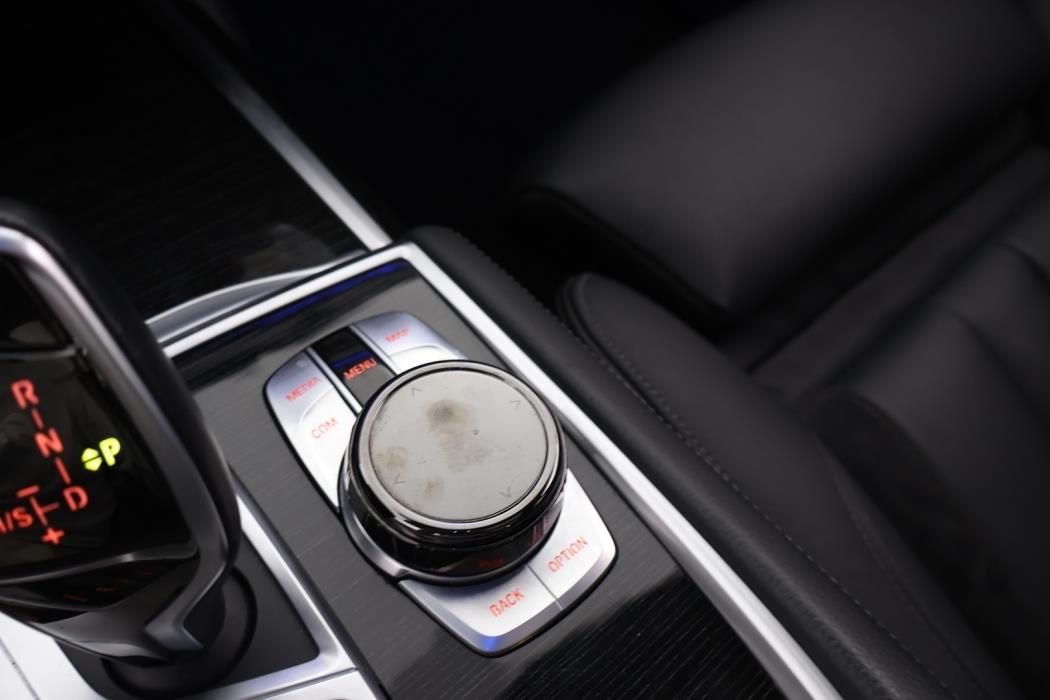 BMW 740 2017