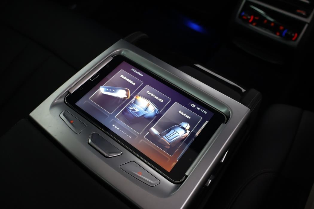 BMW 740 2017