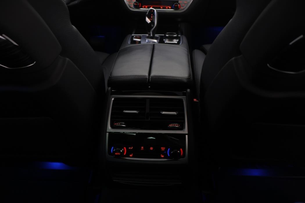 BMW 740 2017