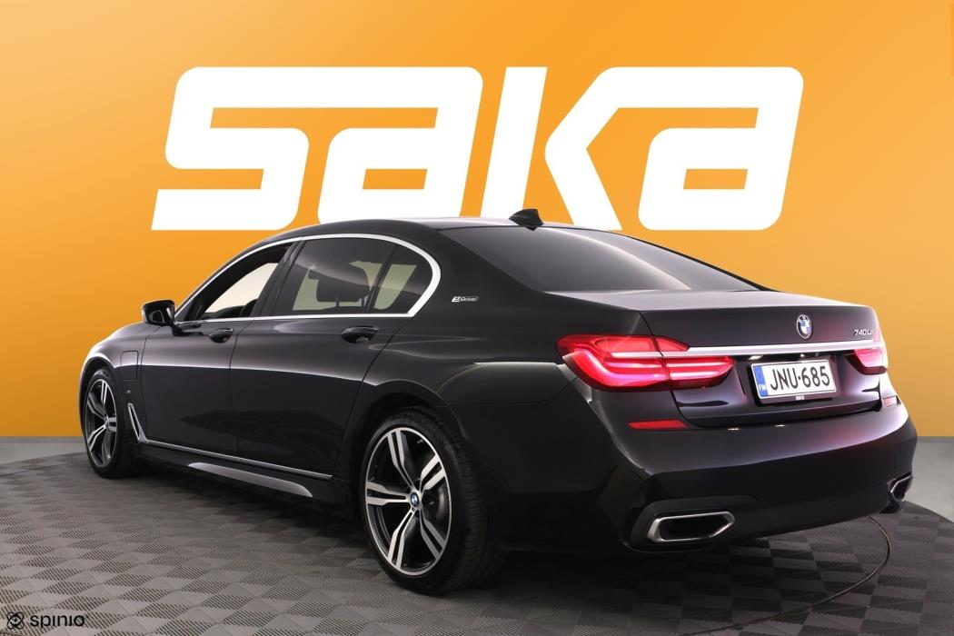 BMW 740 2017