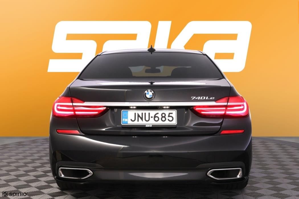 BMW 740 2017