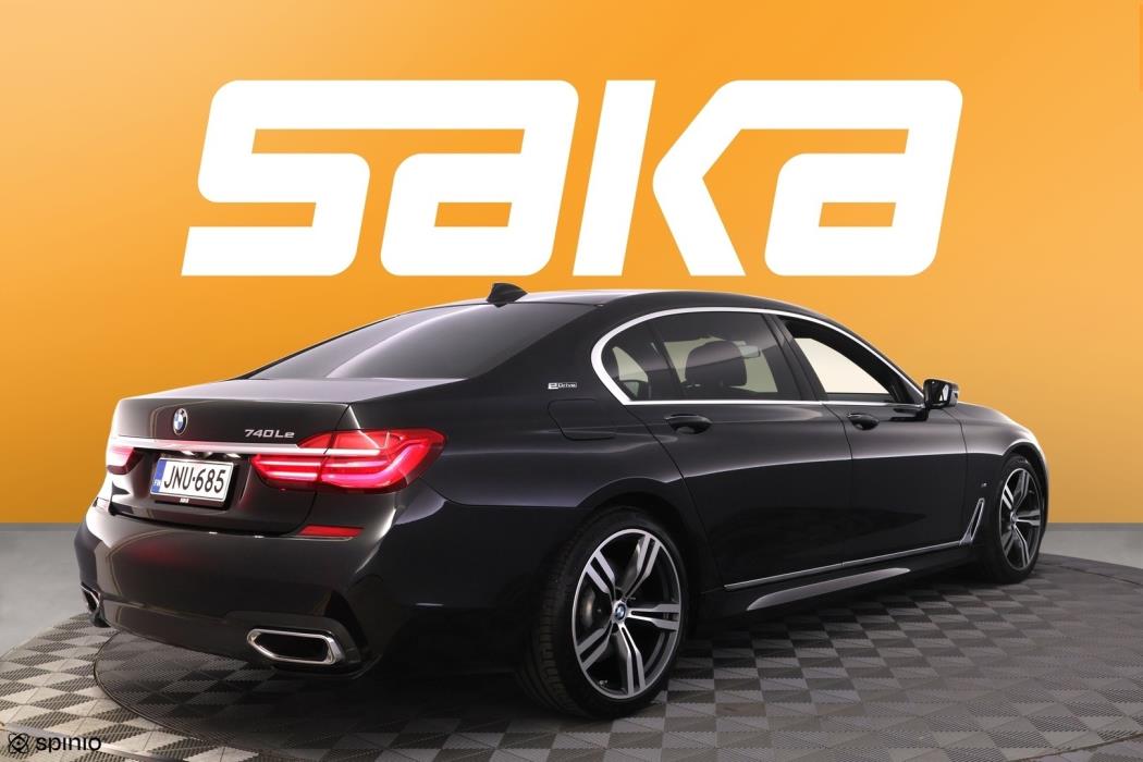 BMW 740 2017