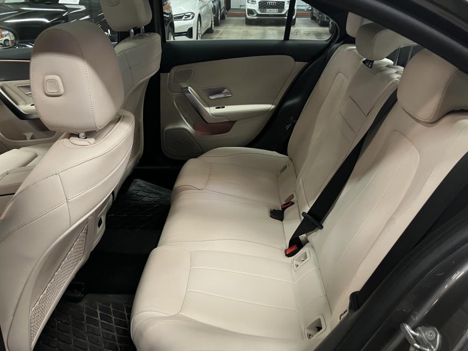 MERCEDES-BENZ A 2022