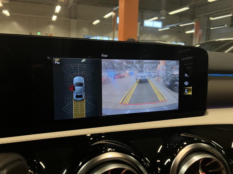 MERCEDES-BENZ A 2022