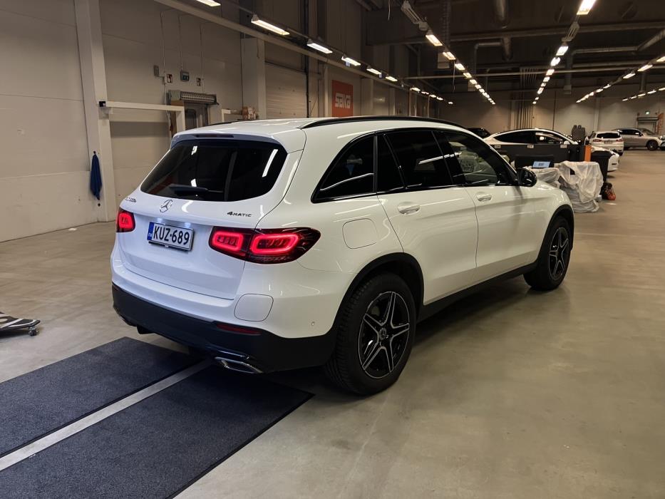MERCEDES-BENZ GLC 2022