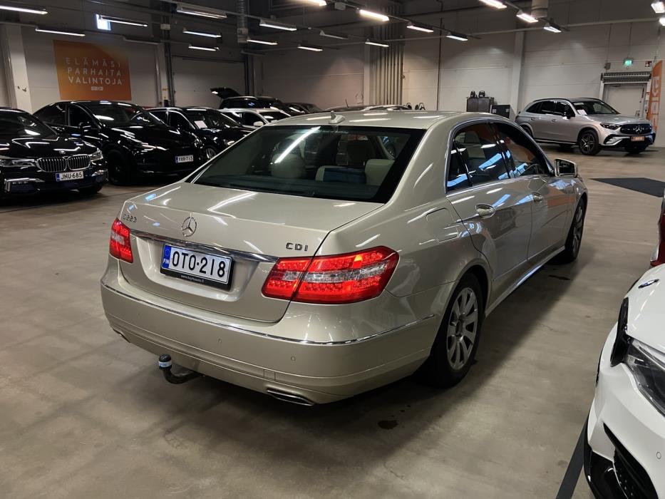 MERCEDES-BENZ E 2013