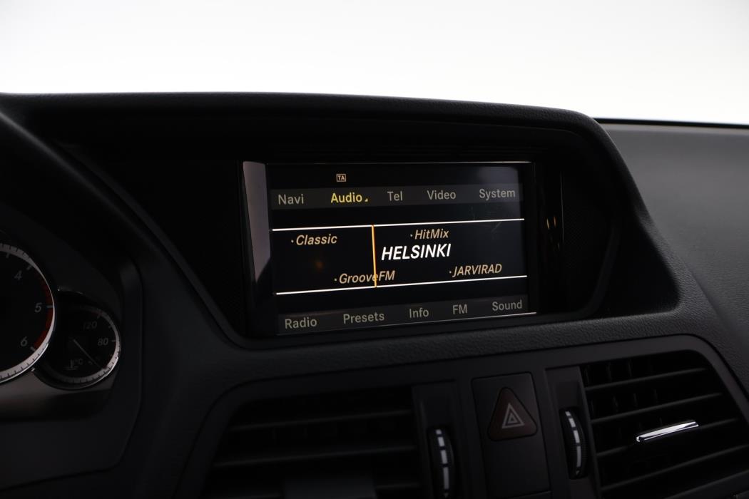 MERCEDES-BENZ E 2010