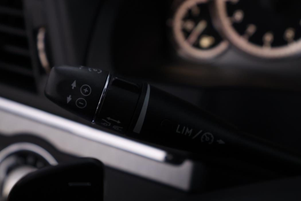 MERCEDES-BENZ E 2010