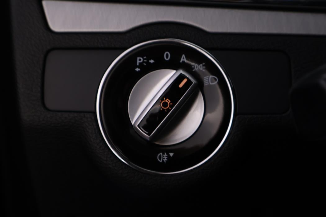 MERCEDES-BENZ E 2010