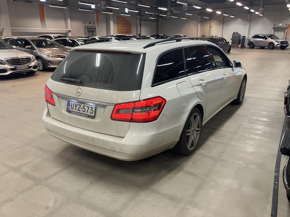 MERCEDES-BENZ E 2012