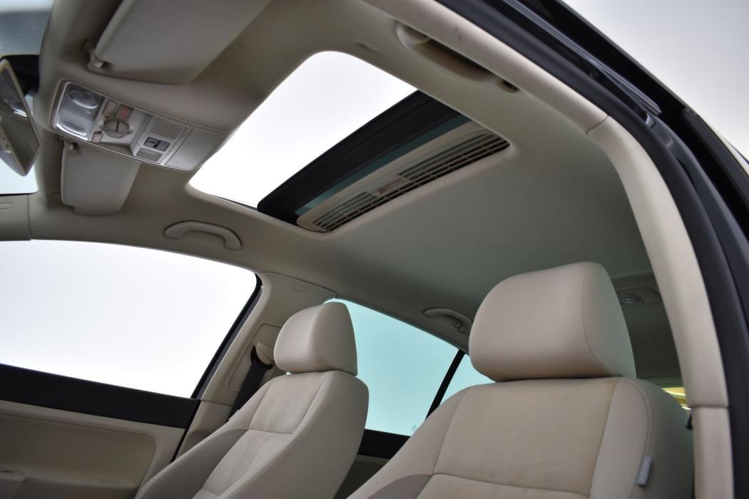 VOLKSWAGEN Golf Plus 2012