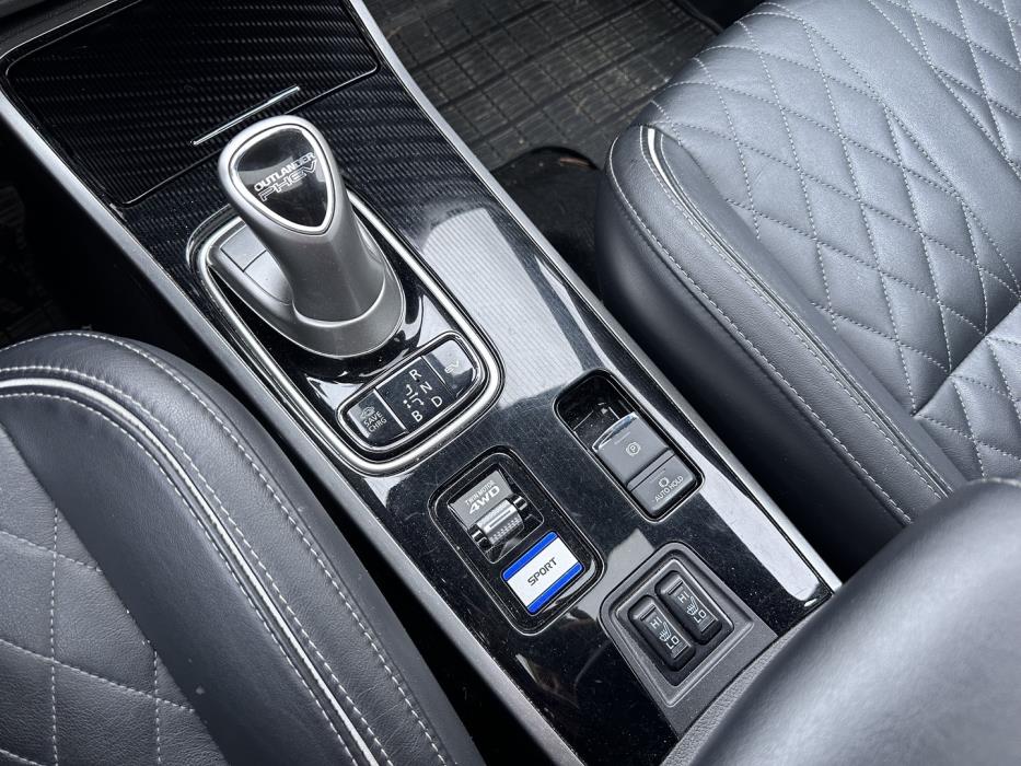 MITSUBISHI Outlander 2019