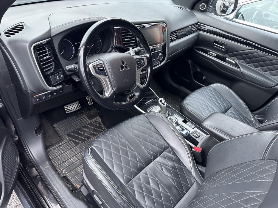 MITSUBISHI Outlander 2019