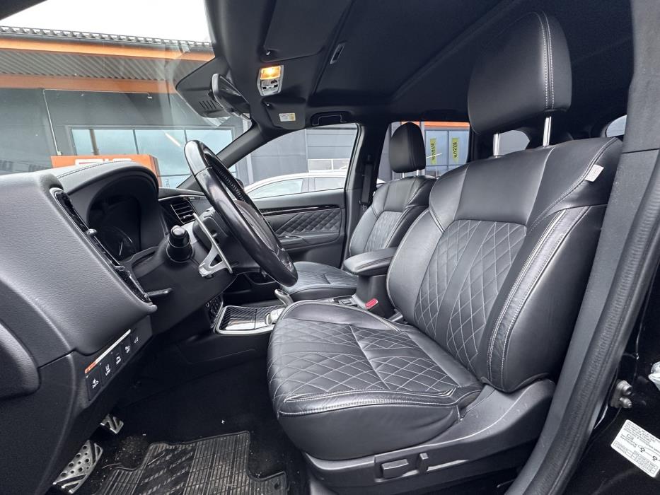 MITSUBISHI Outlander 2019