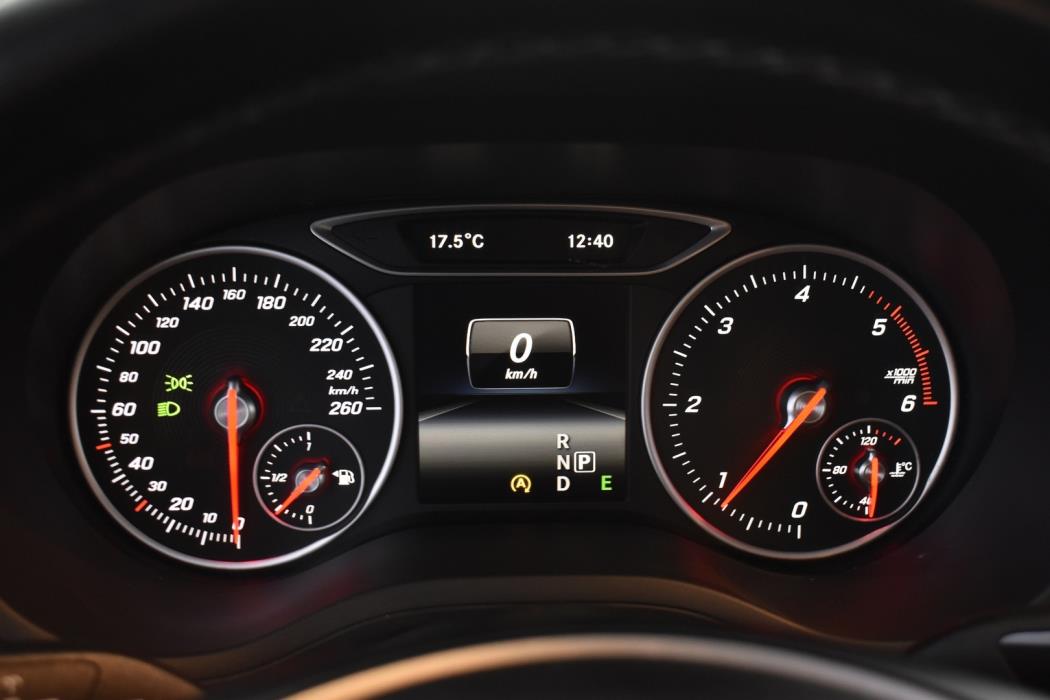 MERCEDES-BENZ B 2015