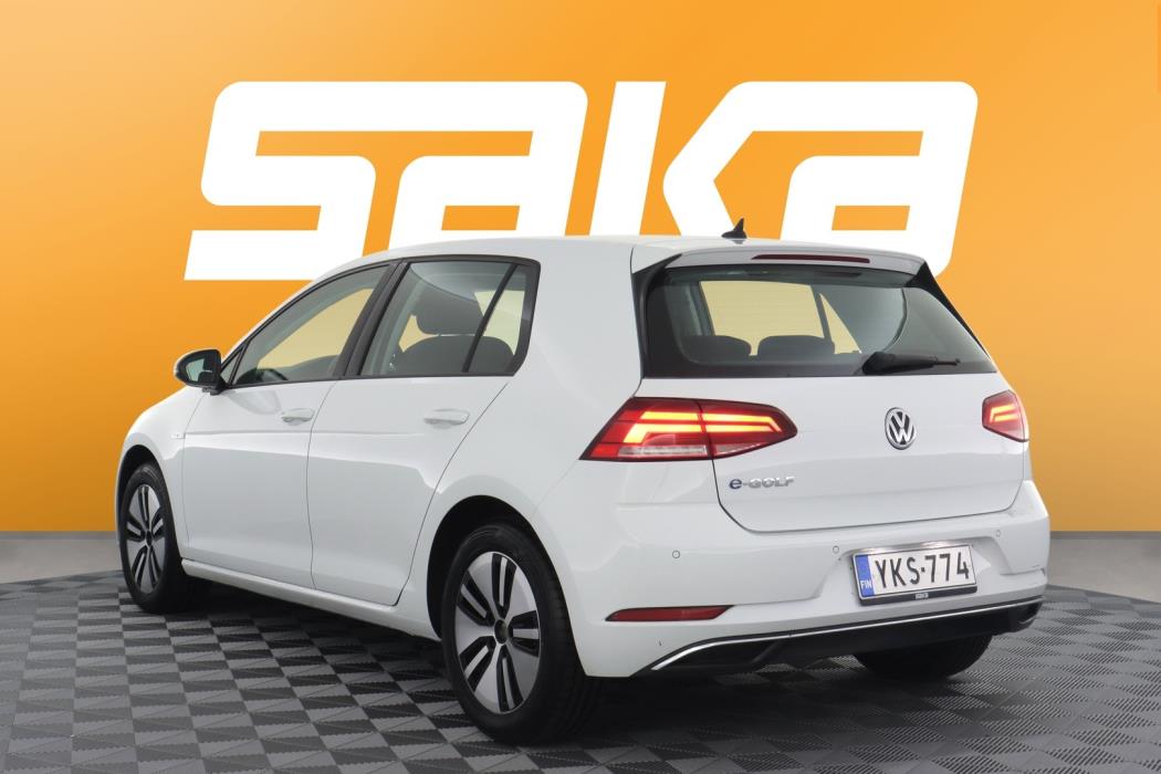 VOLKSWAGEN Golf 2018