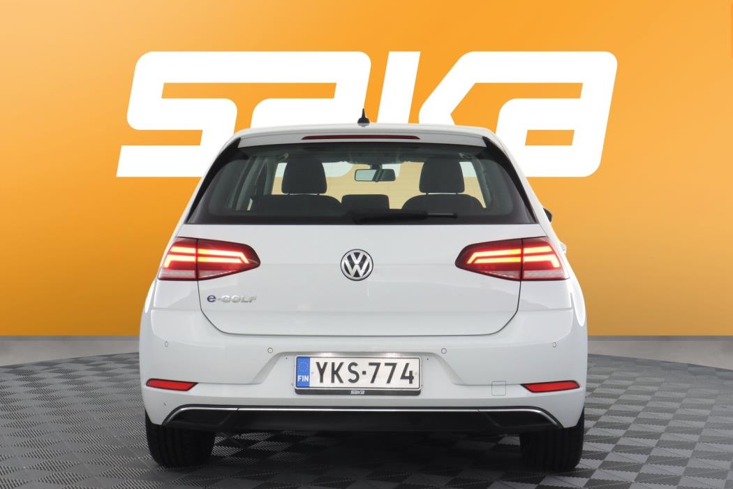 VOLKSWAGEN Golf 2018