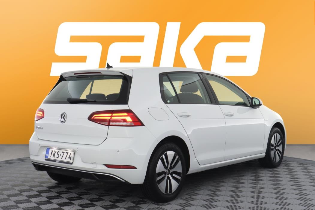 VOLKSWAGEN Golf 2018