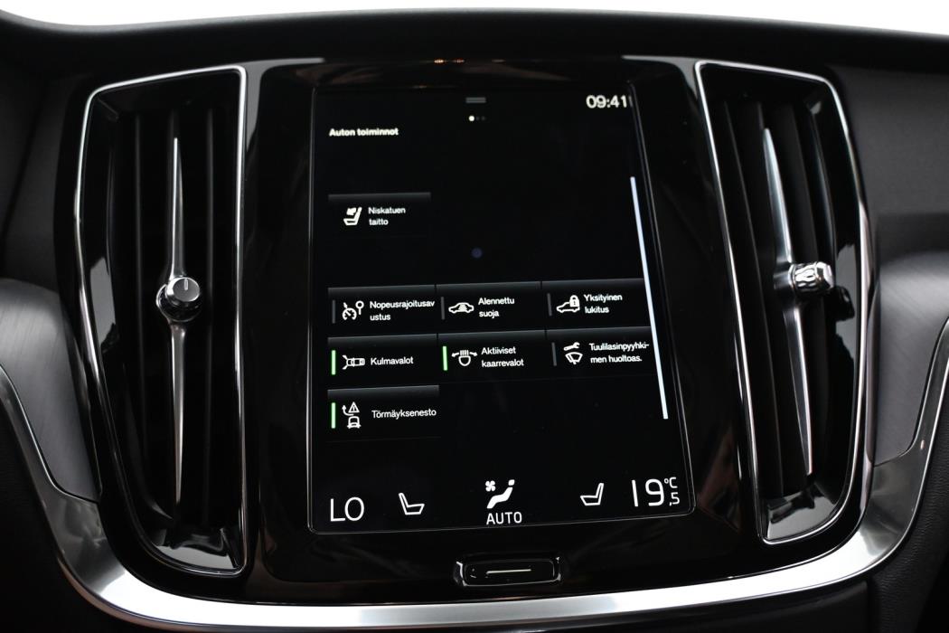 VOLVO V60 2022