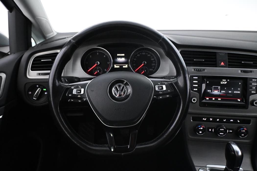 VOLKSWAGEN Golf 2015