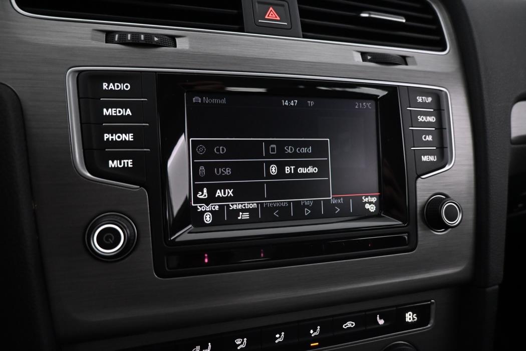 VOLKSWAGEN Golf 2015