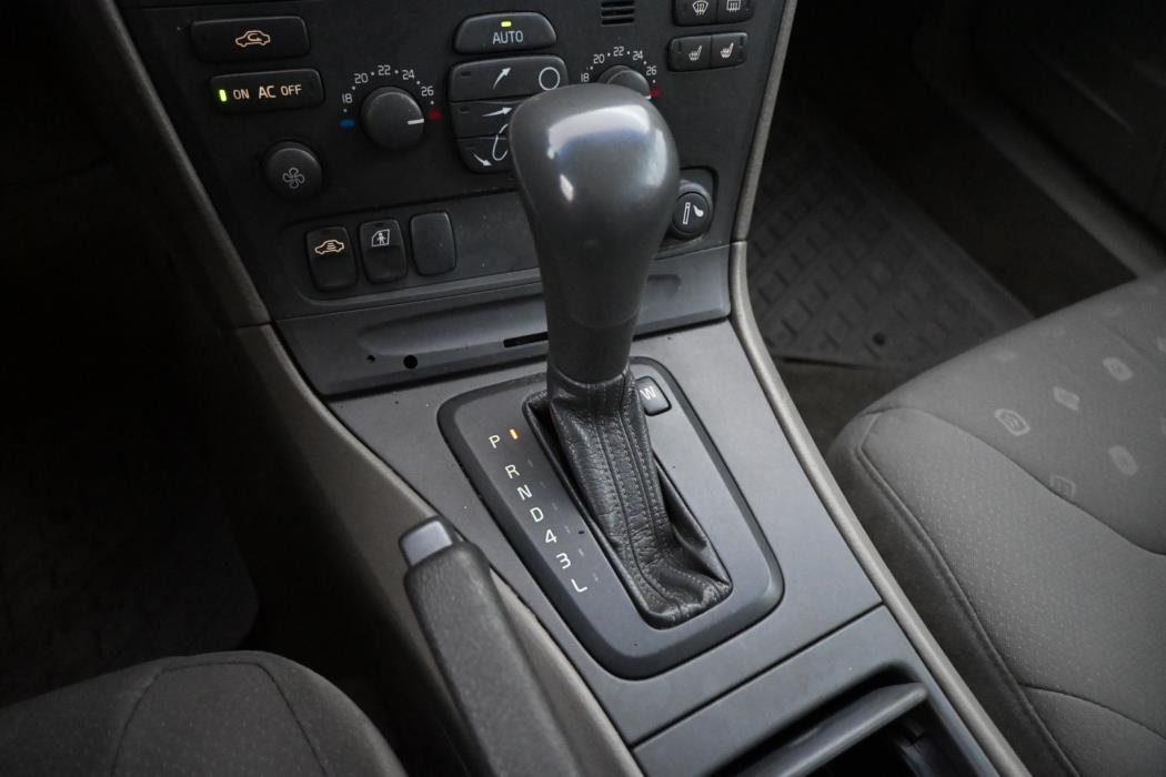 VOLVO V70 2000