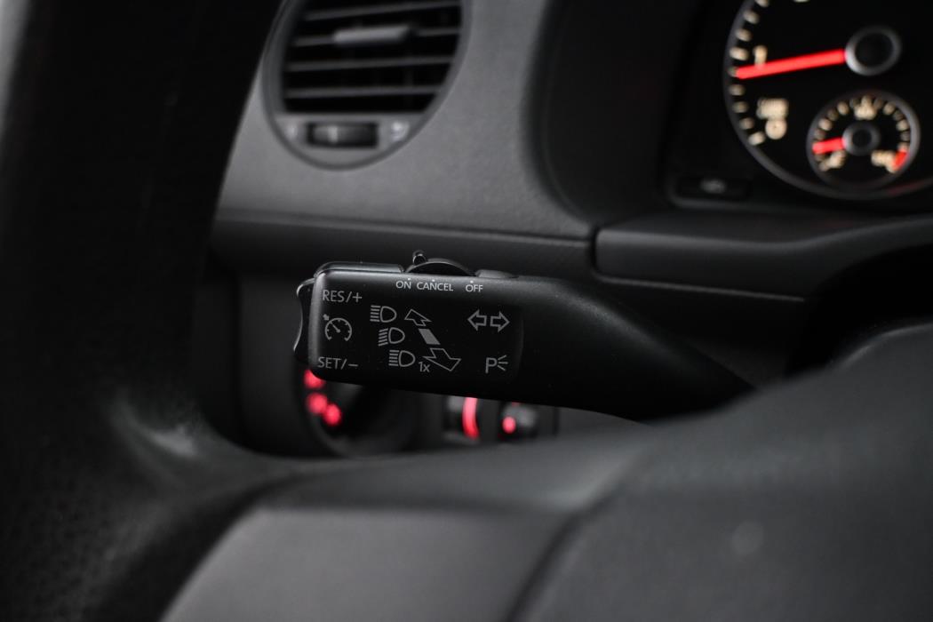 VOLKSWAGEN Caddy 2011