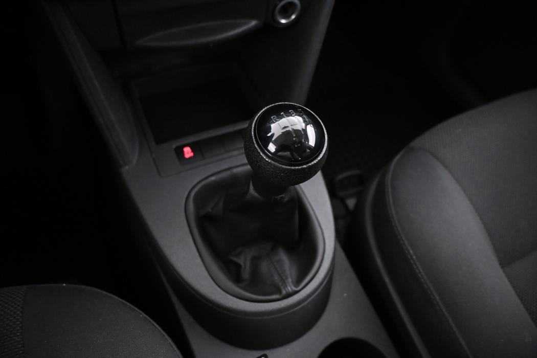 VOLKSWAGEN Caddy 2011