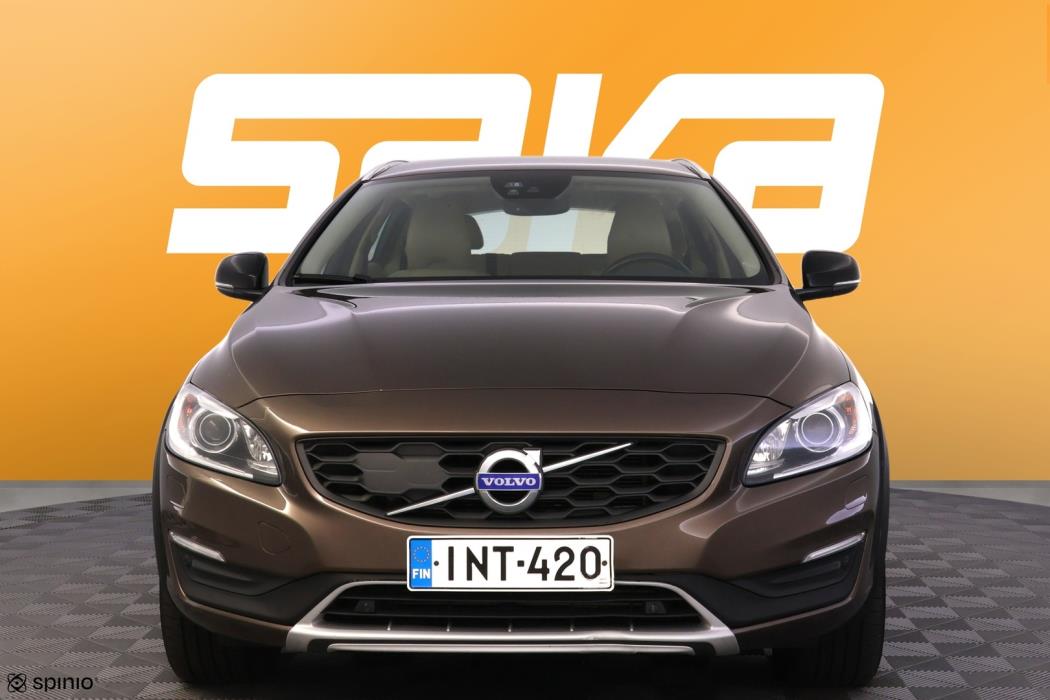 VOLVO V60 Cross Country 2018