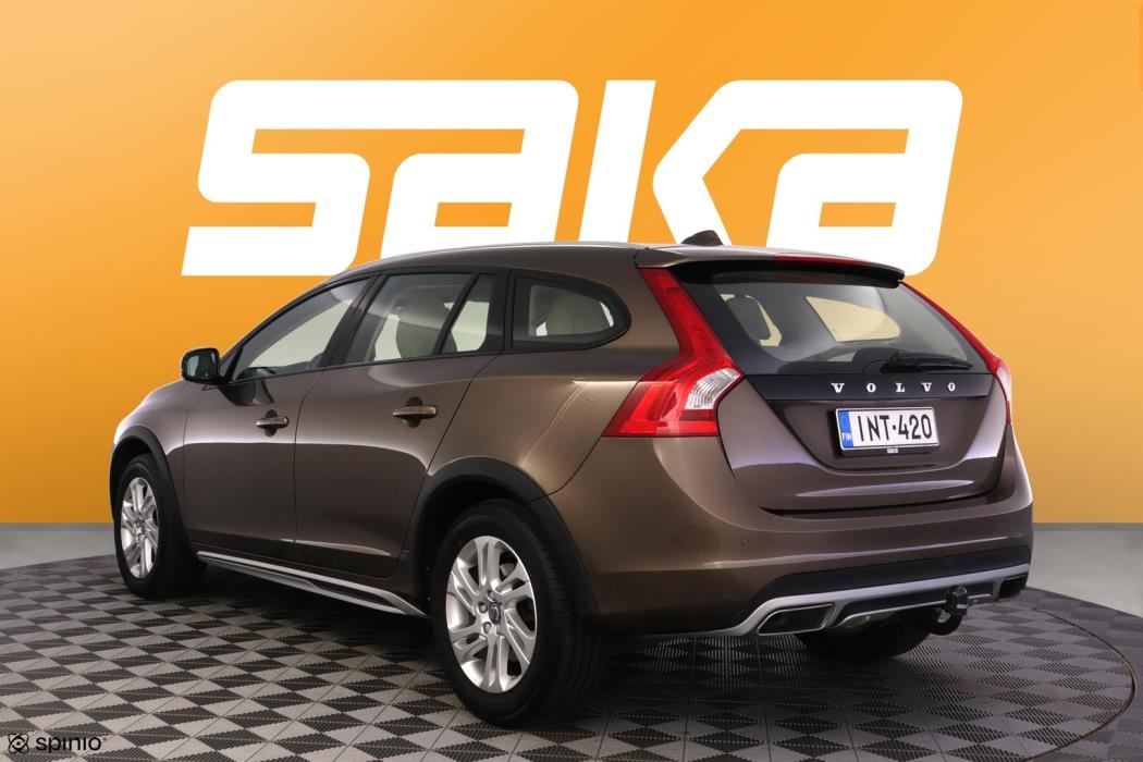 VOLVO V60 Cross Country 2018