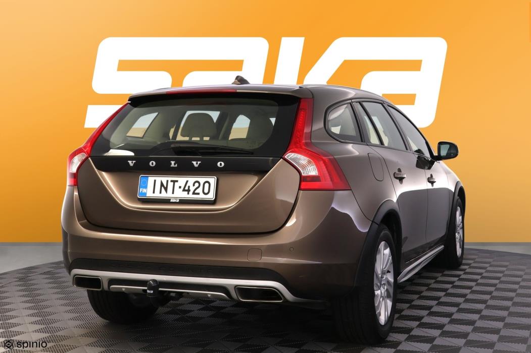VOLVO V60 Cross Country 2018