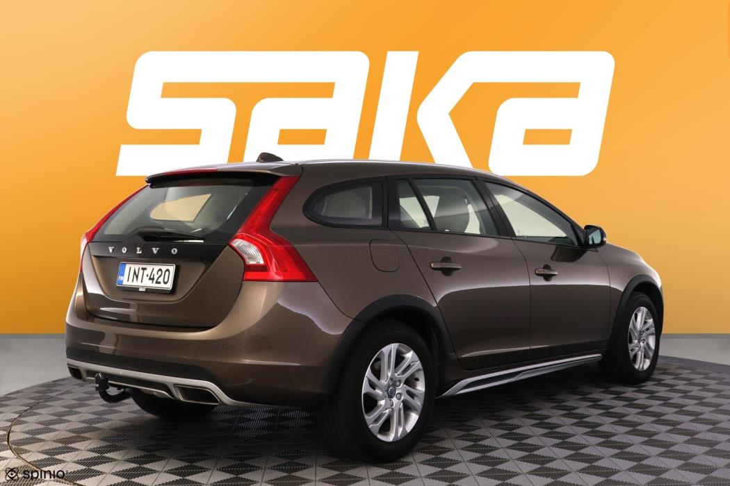 VOLVO V60 Cross Country 2018