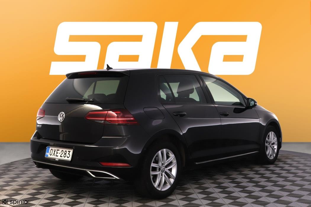 VOLKSWAGEN Golf 2018