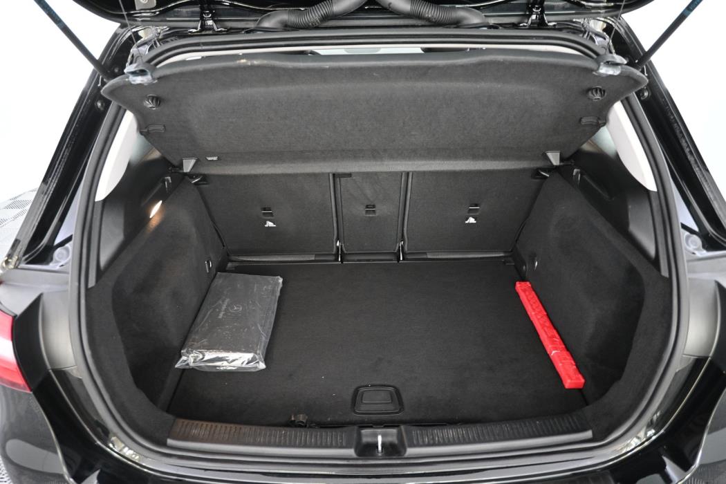 MERCEDES-BENZ B 2023