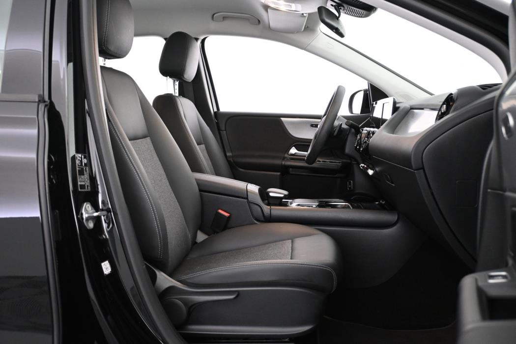 MERCEDES-BENZ B 2023