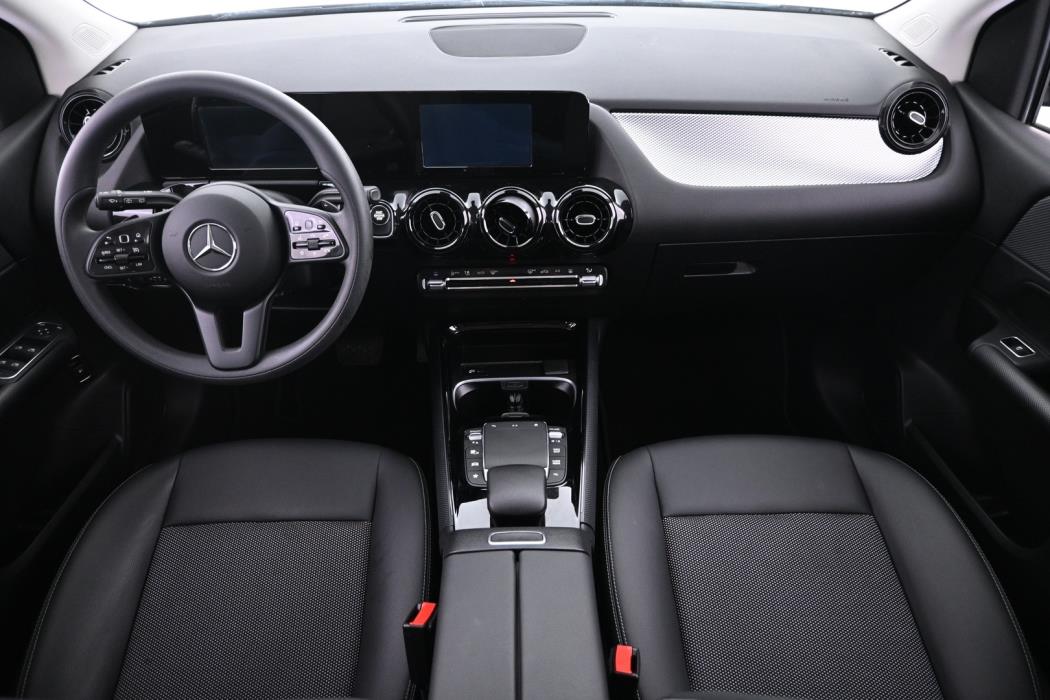 MERCEDES-BENZ B 2023