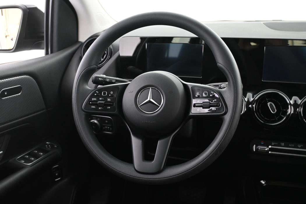 MERCEDES-BENZ B 2023