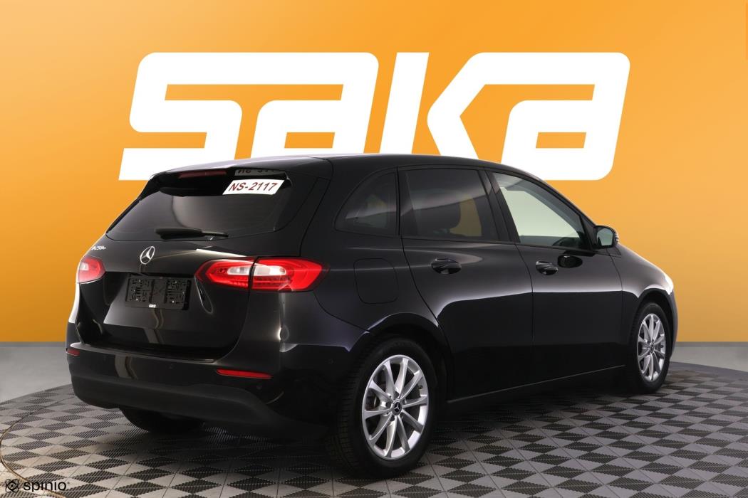 MERCEDES-BENZ B 2023