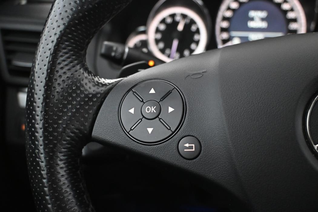 MERCEDES-BENZ E 2011