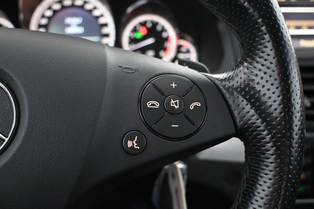 MERCEDES-BENZ E 2011