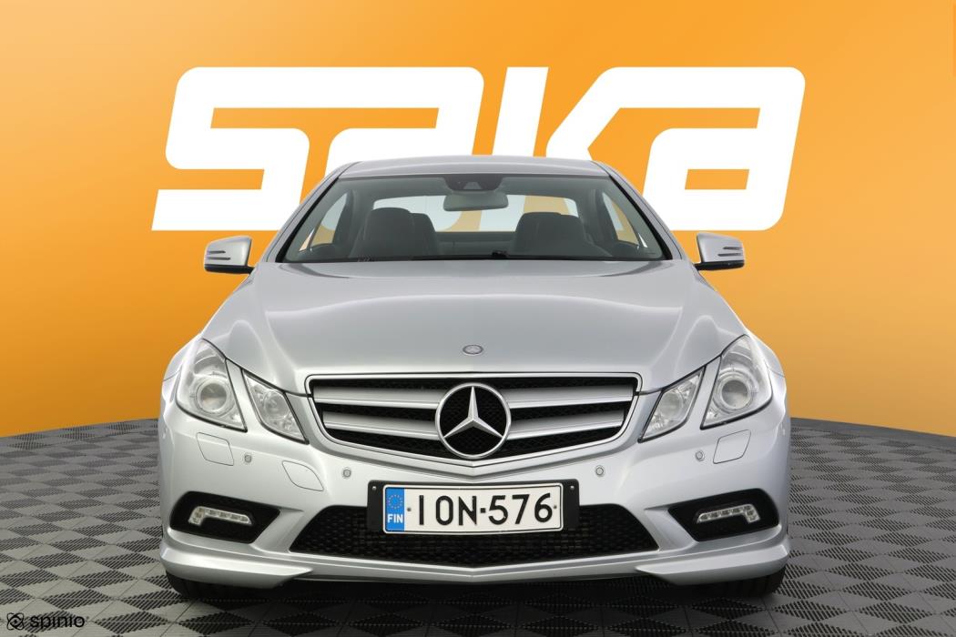 MERCEDES-BENZ E 2011