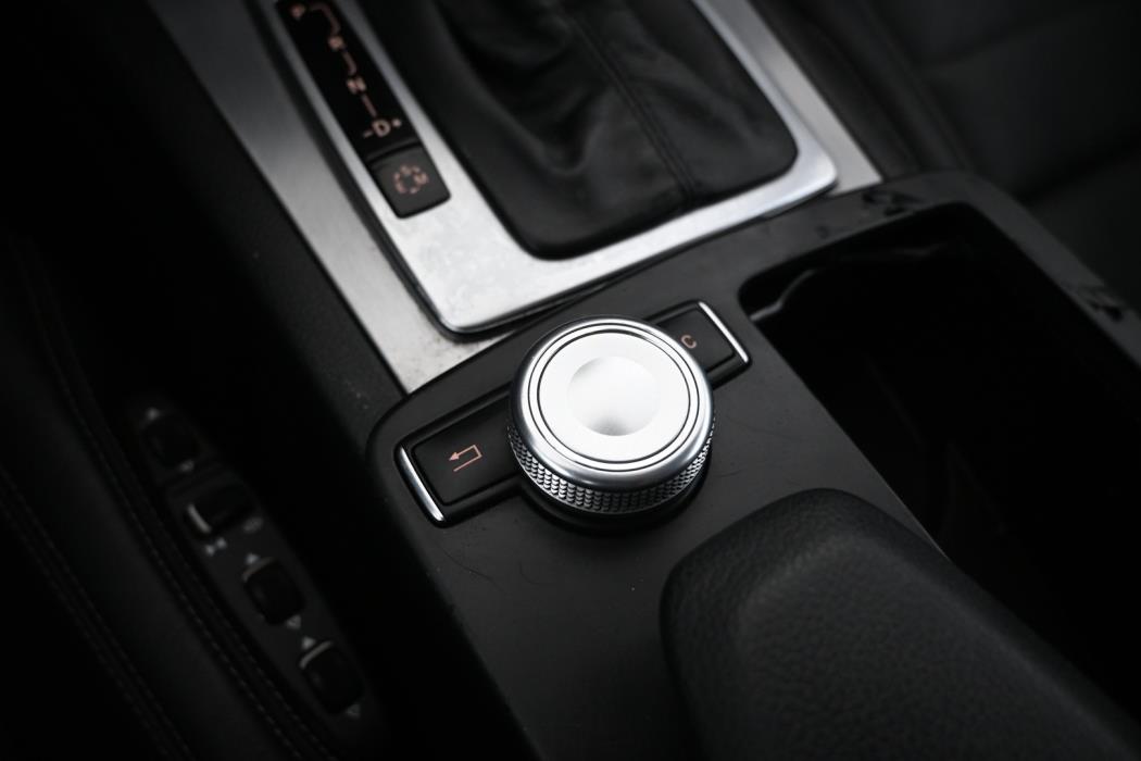 MERCEDES-BENZ E 2011