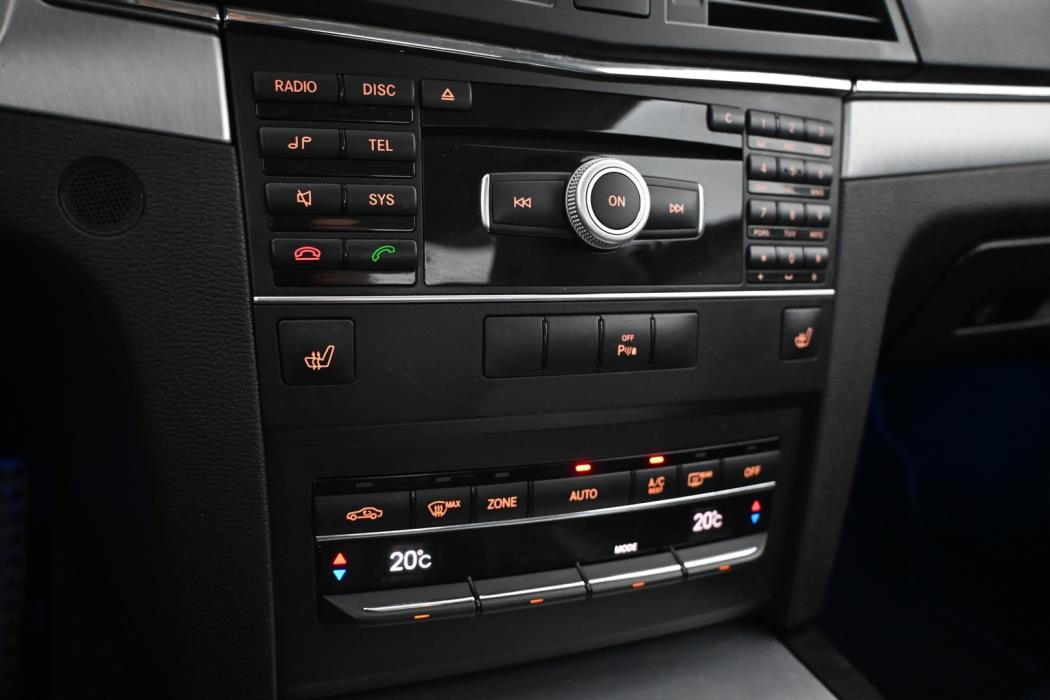 MERCEDES-BENZ E 2011