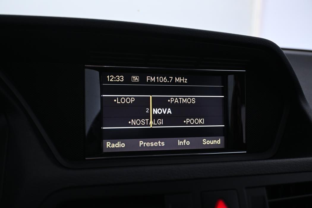 MERCEDES-BENZ E 2011