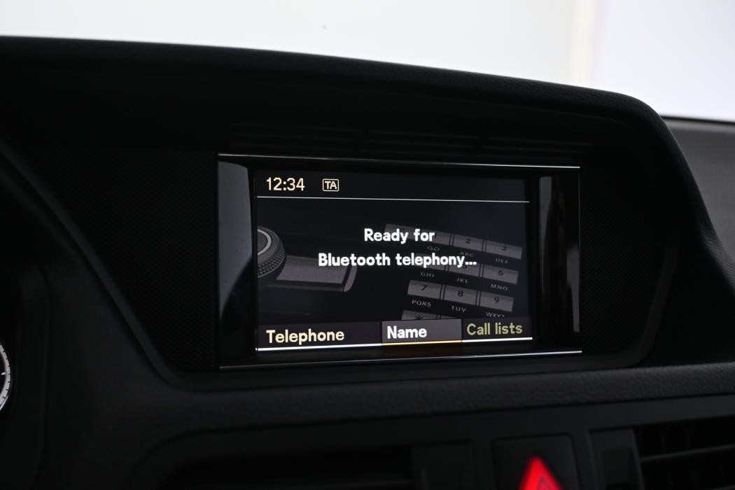 MERCEDES-BENZ E 2011