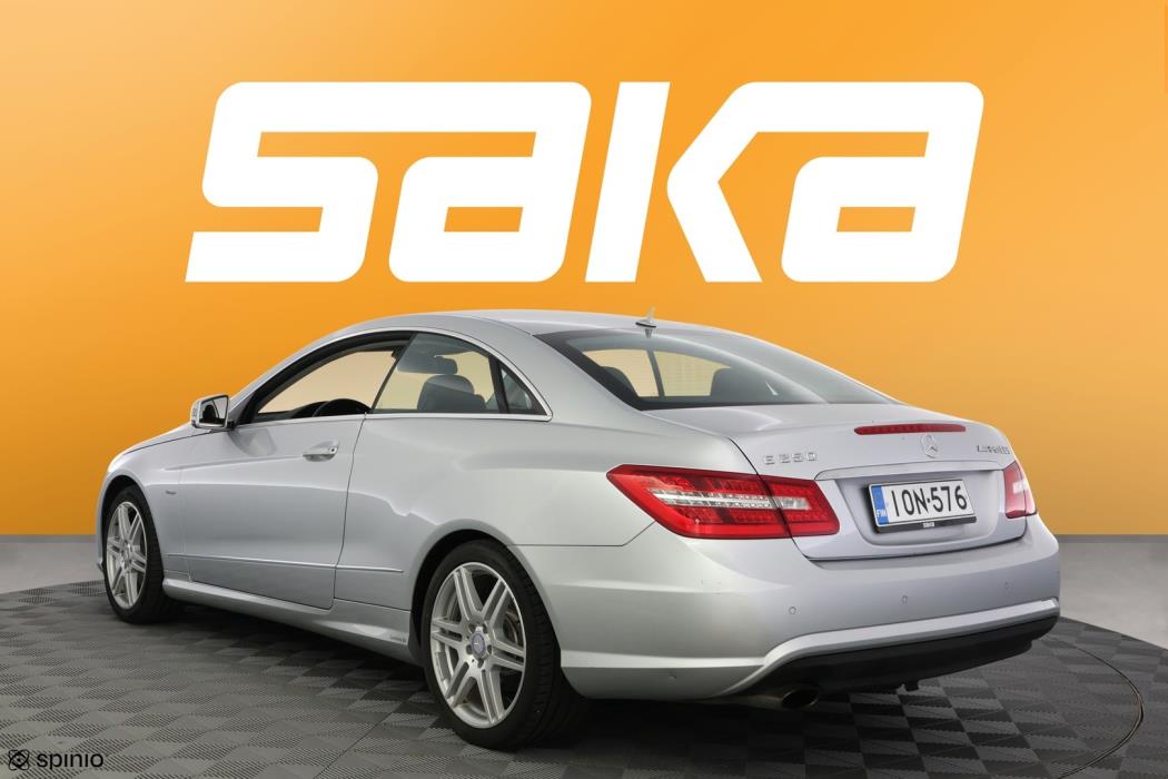 MERCEDES-BENZ E 2011